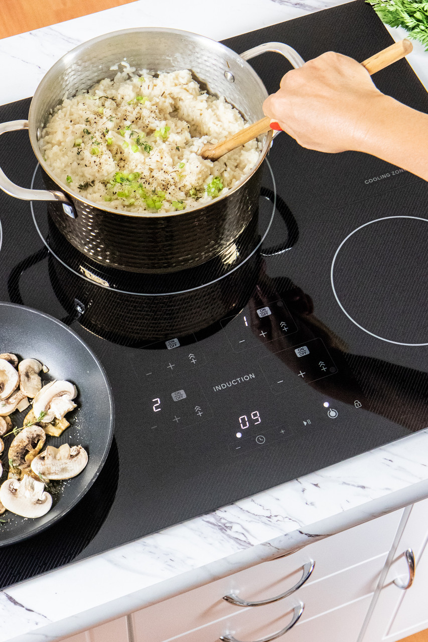 30 in. width Induction Cooktop, European Black Mirror Finish Made with Premium SCHOTT Glass SDH3042DB