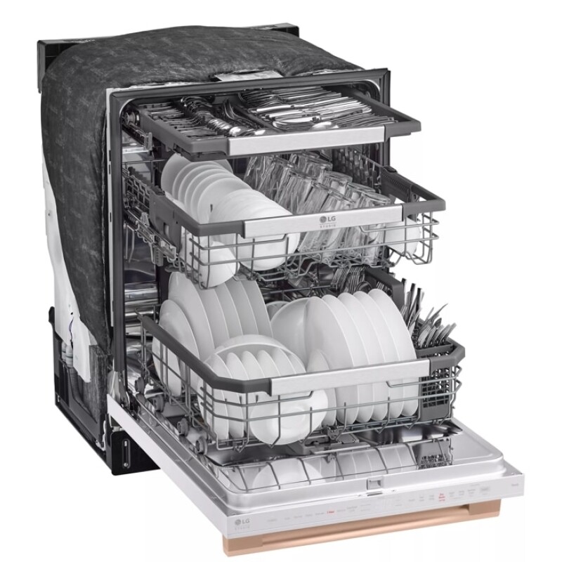 LG STUDIO Smart Top Control Dishwasher with 1-Hour Wash & Dry, QuadWash® Pro, TrueSteam® and Dynamic Heat Dry™ view 3