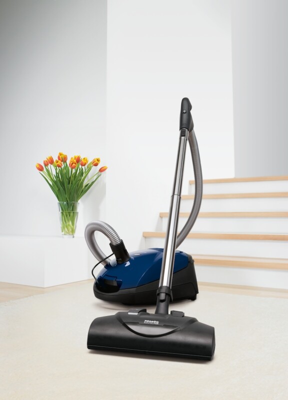 Electro Plus ‑ floorbrush especially wide for quick and deep cleaning of carpeting. SEB228