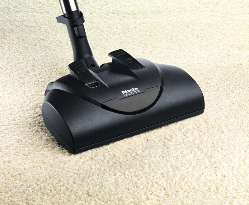 Electro Plus ‑ floorbrush especially wide for quick and deep cleaning of carpeting. SEB228