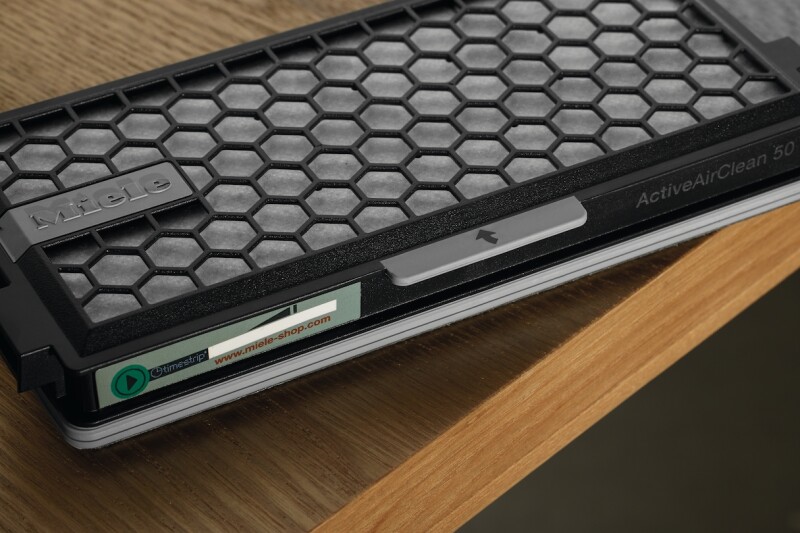 Active AirClean Filter with TimeStrip for effective filtration of unpleasant odors. SFAA50
