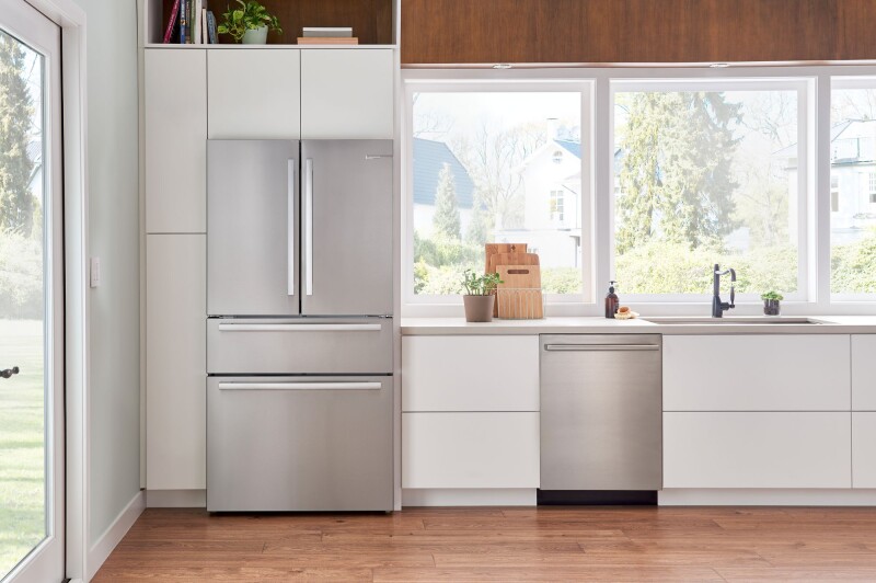 Benchmark Dishwasher 24'' SHX89PW75N