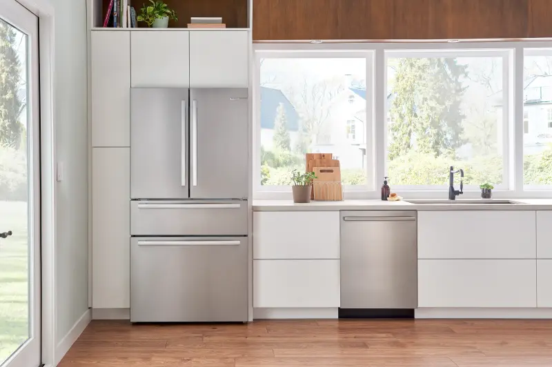 800 Series Dishwasher 24'' SHXM78Z55N