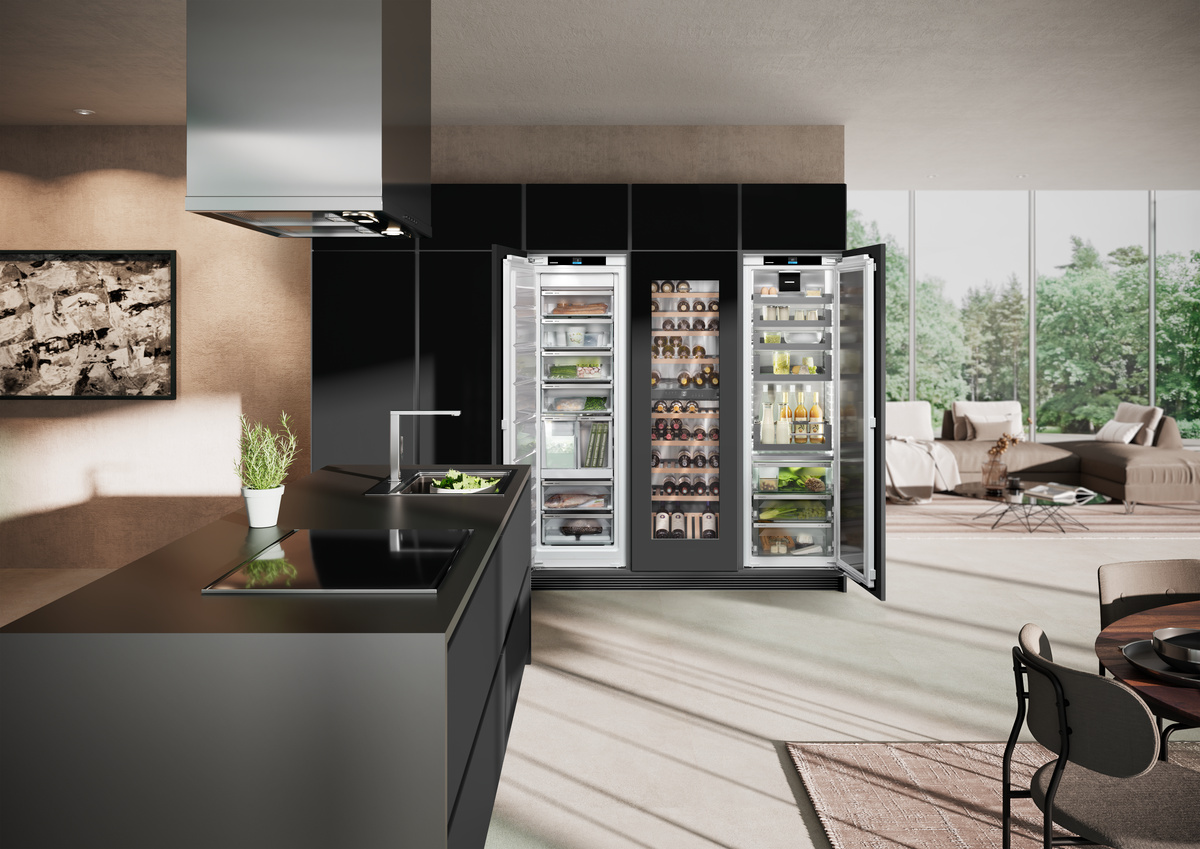 Integrable freezer with NoFrost and IceTower, Left Hinged SIF5181