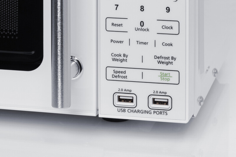 Compact Microwave with USB Ports and Allocator SM904WA