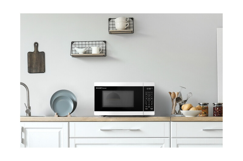 0.7 Cu. Ft. 700w White Countertop Microwave Oven SMC0760KW