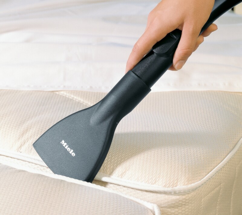 Mattress nozzle For vacuuming gaps between bed frames, mattresses and sofa cushions. SMD10