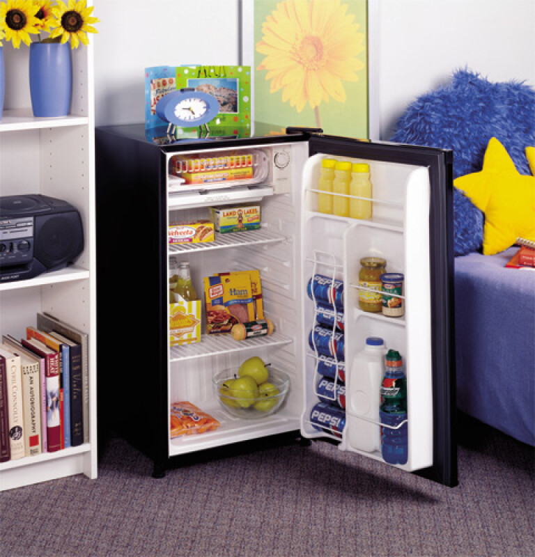 3.1 Cu. Ft. Compact Refrigerator SMR03BAPBB, product image 2 of 3