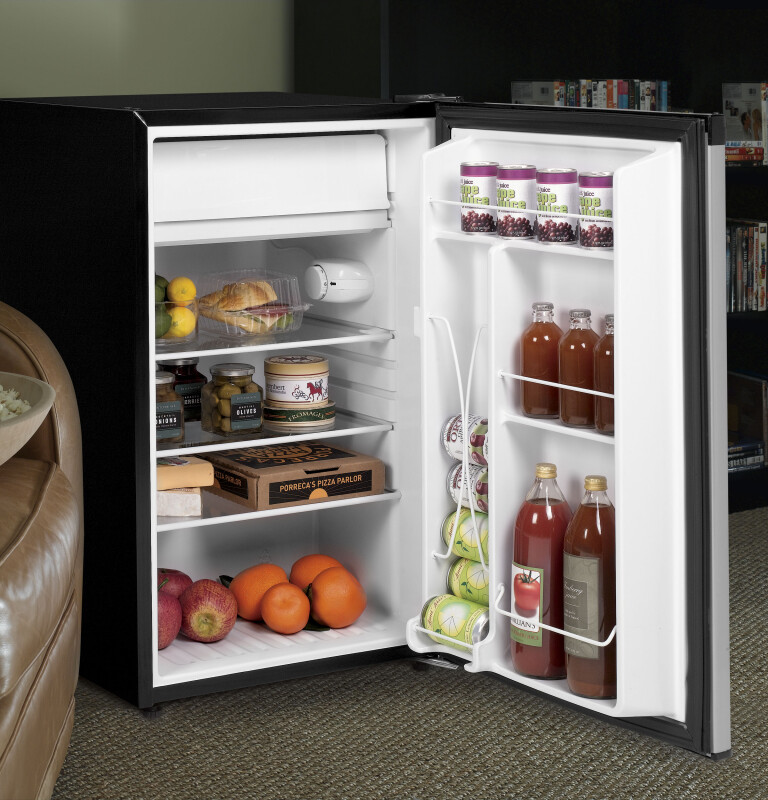 4.5 Cu. Ft. Compact Refrigerator SMR04GAZCS