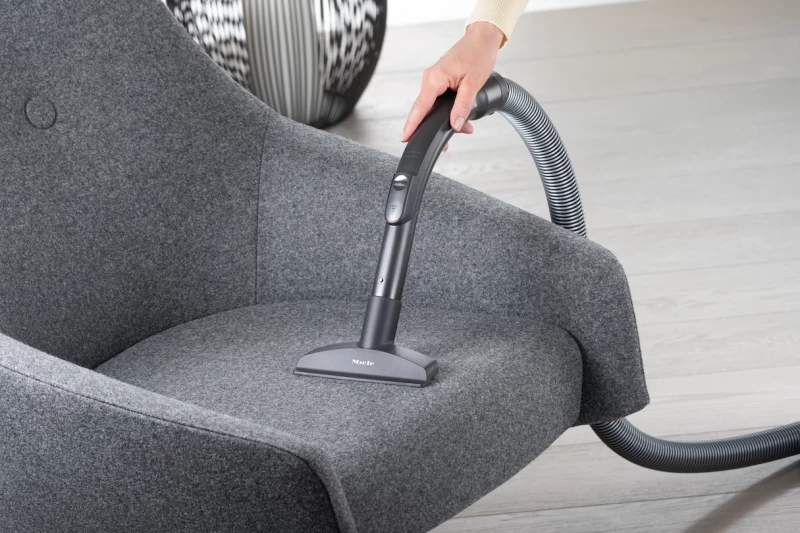 Wide upholstery nozzle For easy, quick and thorough cleaning of upholstered furniture. SPD20