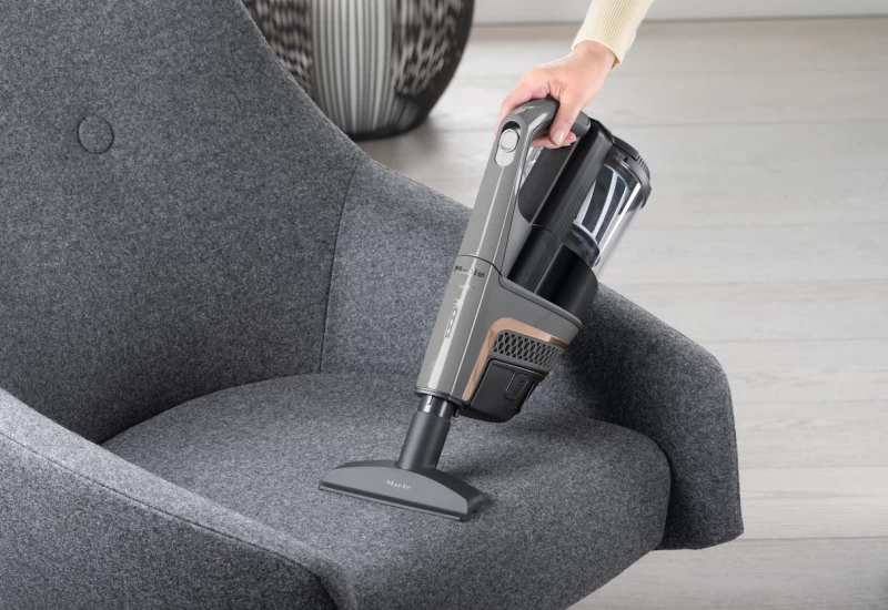 Wide upholstery nozzle For easy, quick and thorough cleaning of upholstered furniture. SPD20