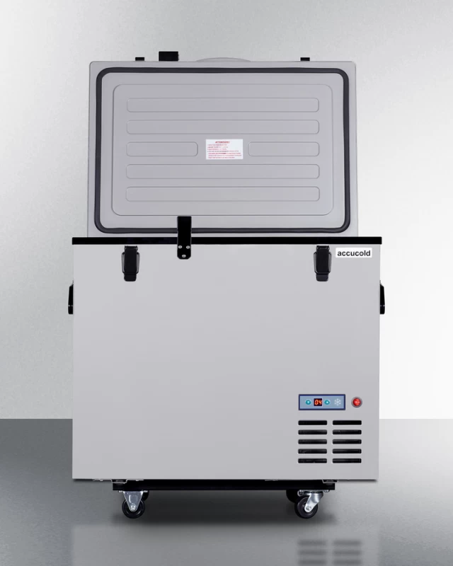 Portable Refrigerator/Freezer with Lock SPRF86M2