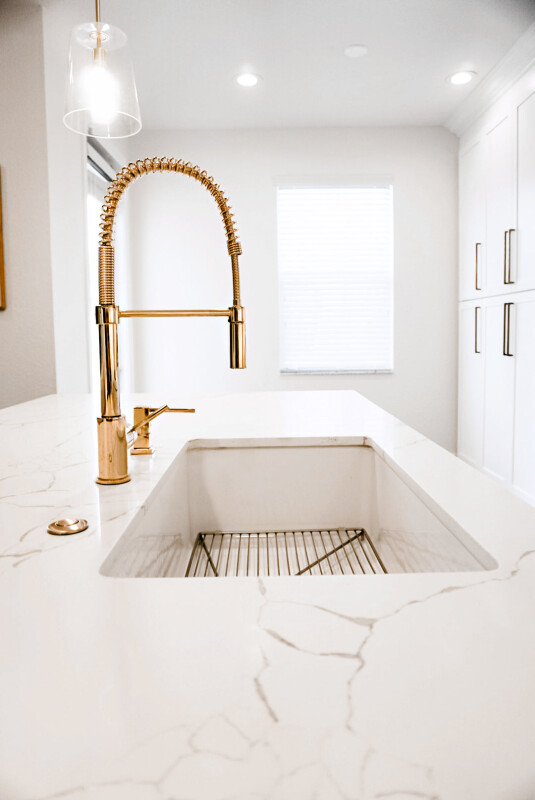 ZLINE Sierra Kitchen Faucet Polished Gold SRAKFPG Picture 1