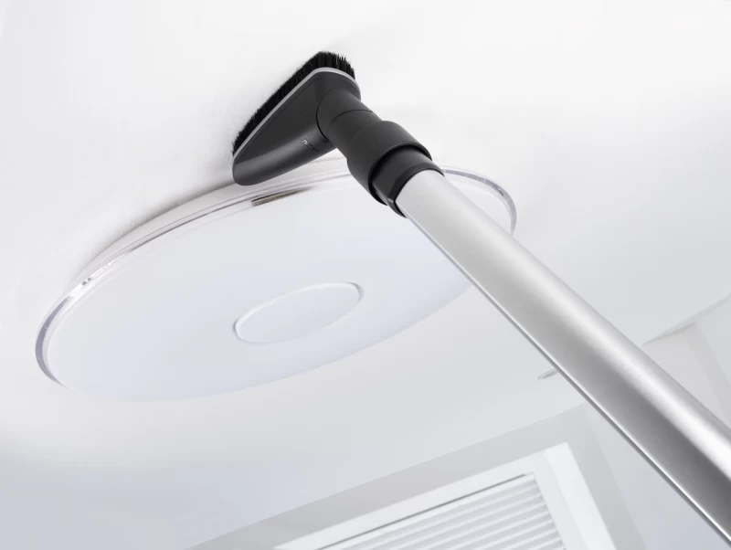 Flexibly adjustable universal brush with natural bristles for gentle, fast cleaning of high-quality floors. SUB20