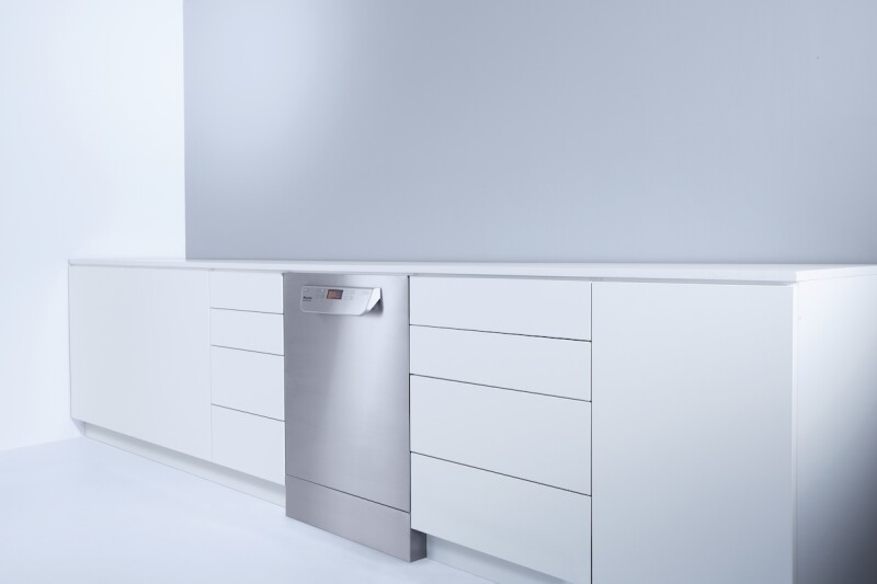 Plinth panel for built-under appliances. STAND2