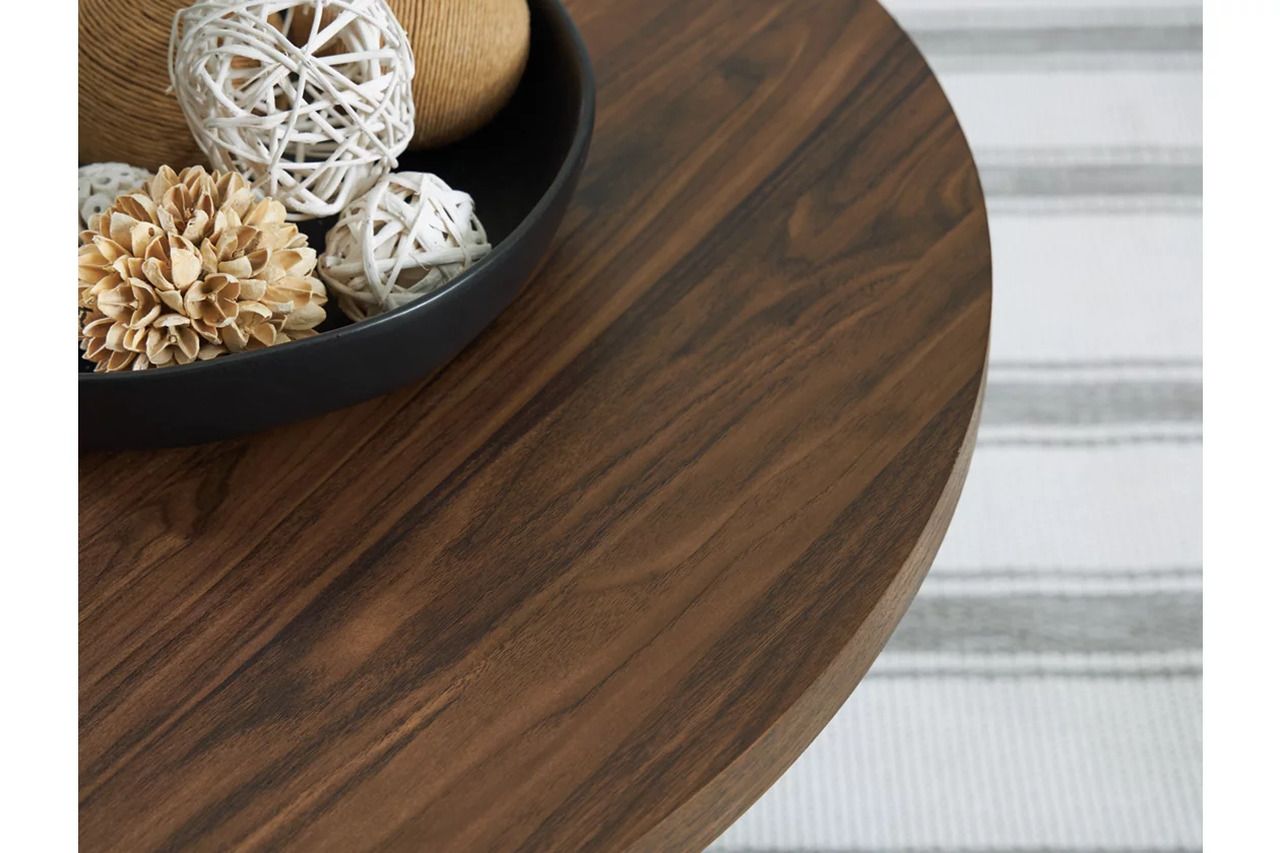 Elbrynn Table Set of 3 In Brown and Black T15313