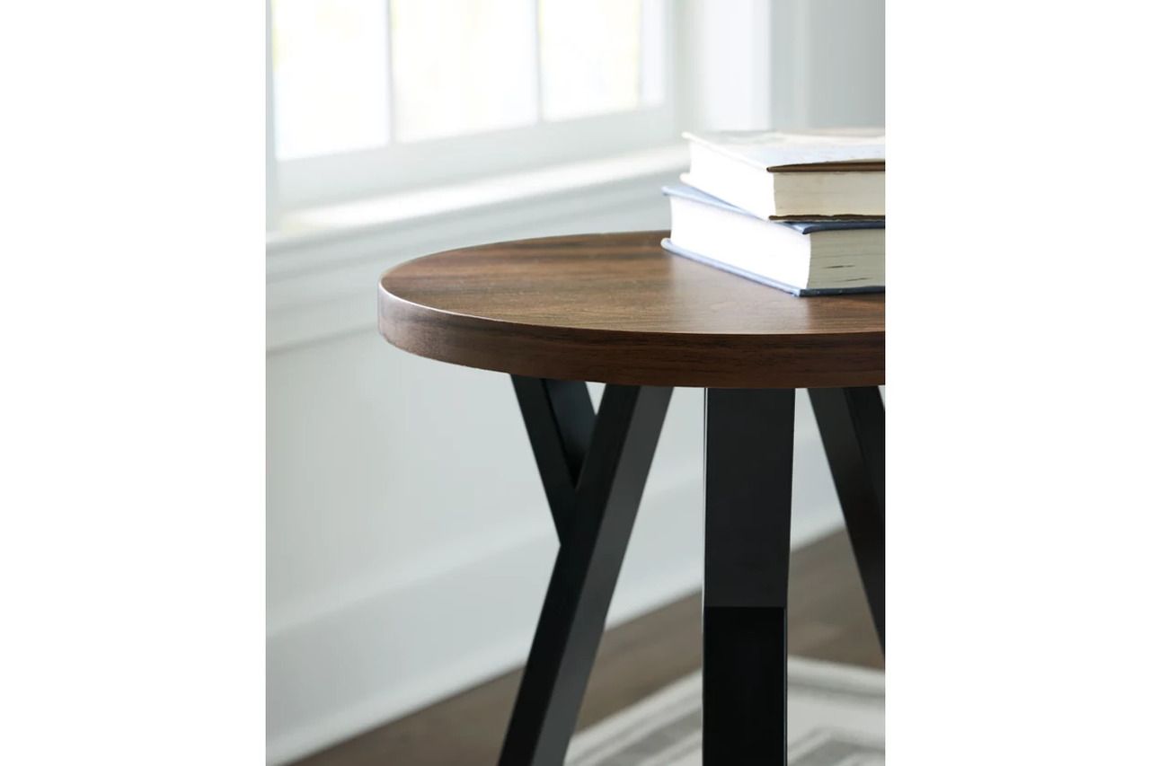 Elbrynn Table Set of 3 In Brown and Black T15313