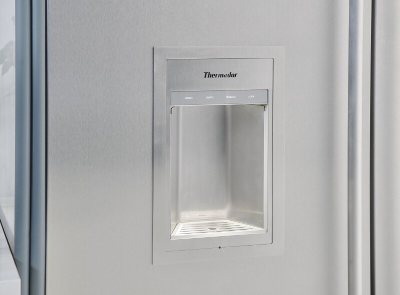 Built-in Freezer Column 18" External Ice & Water Dispenser Right Hinge T18ID905RP