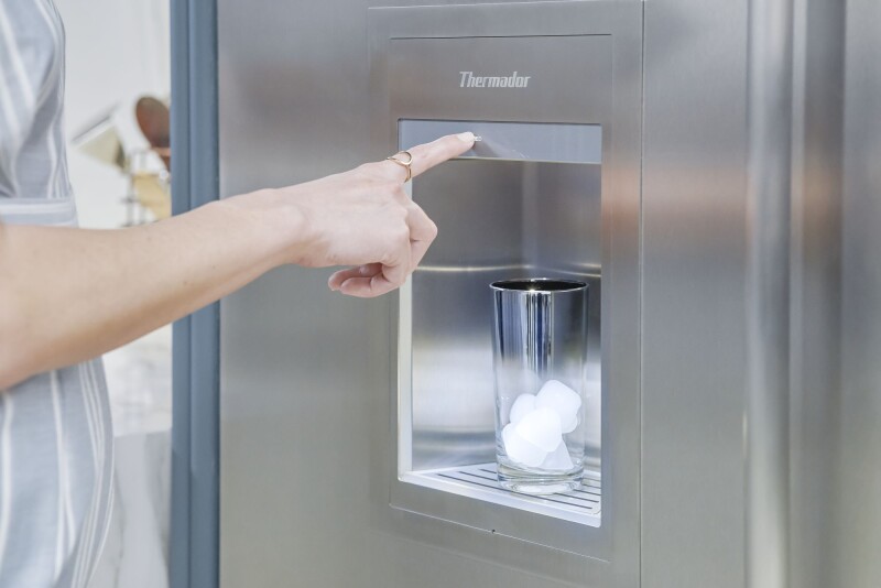 Built-in Freezer Column 18" External Ice & Water Dispenser Right Hinge T18ID905RP