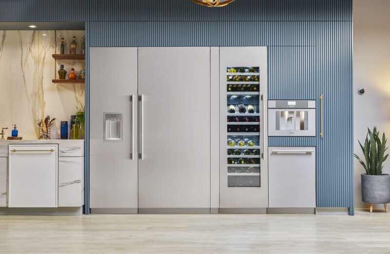 Built-in Freezer Column 18" External Ice & Water Dispenser Right Hinge T18ID905RP