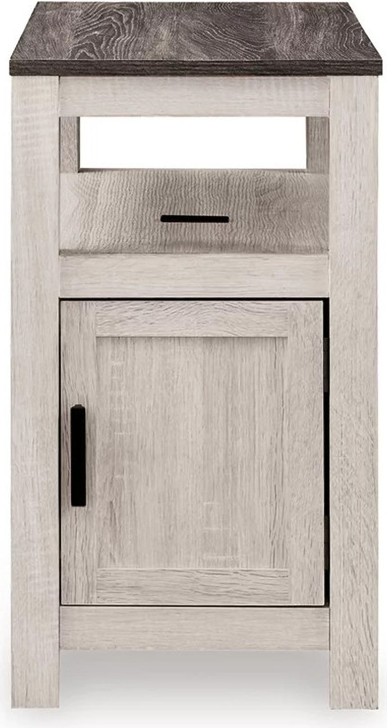 Fendenmore Chairside End Table In Two-tone T190217