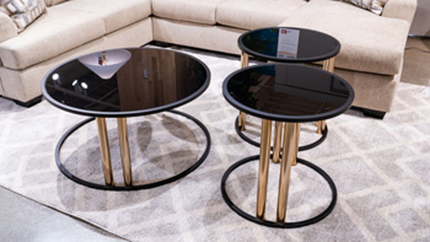 Hannerly Table Set of 3 In Black and Gold T21913