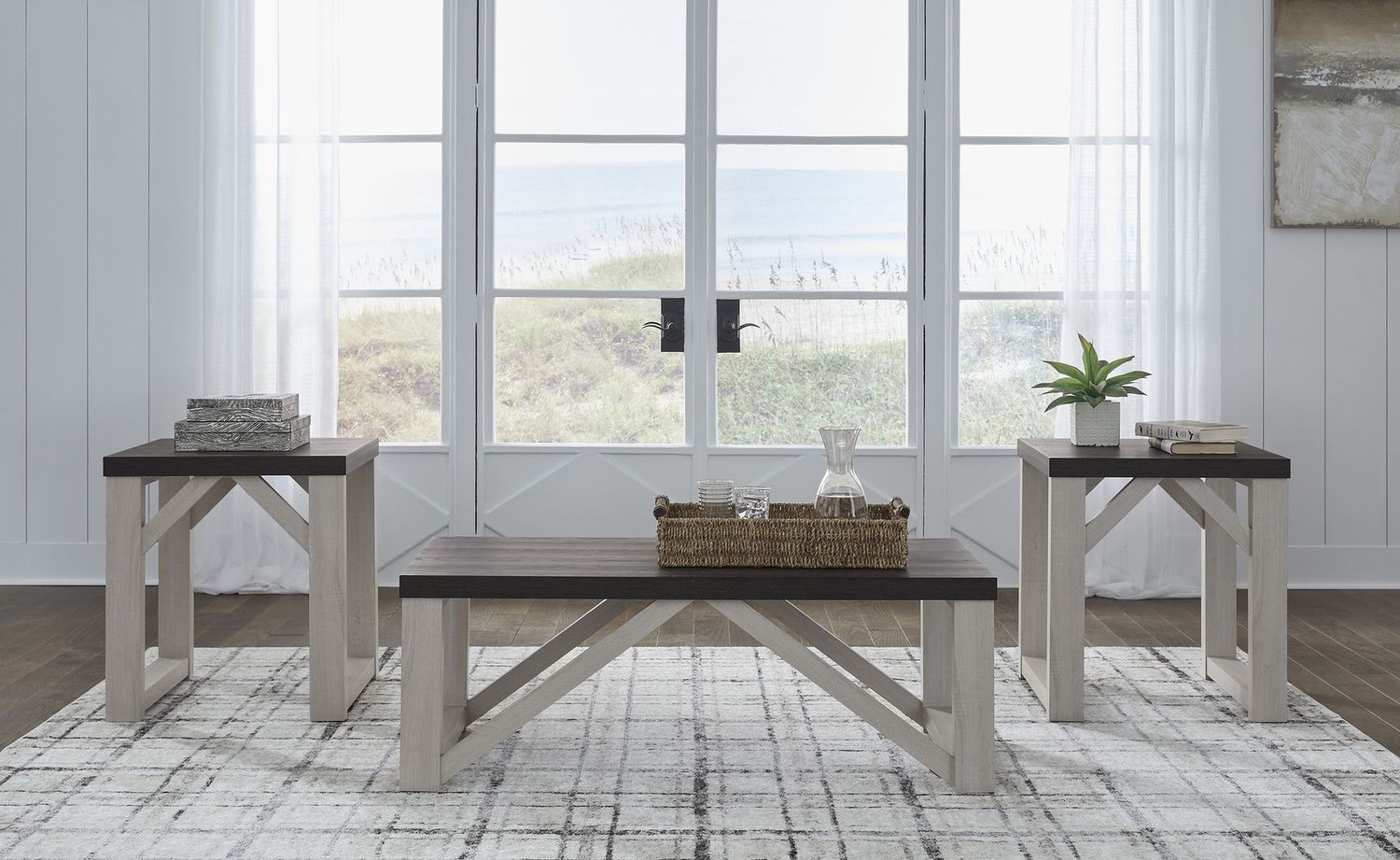 Dorrinson Antique White Table Set of 3 T23613