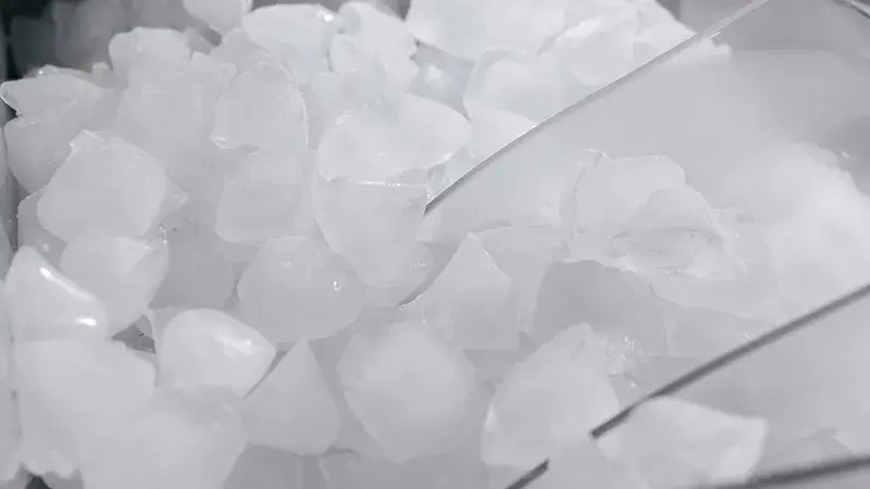 Diamond Shaped Ice for elevated beverages