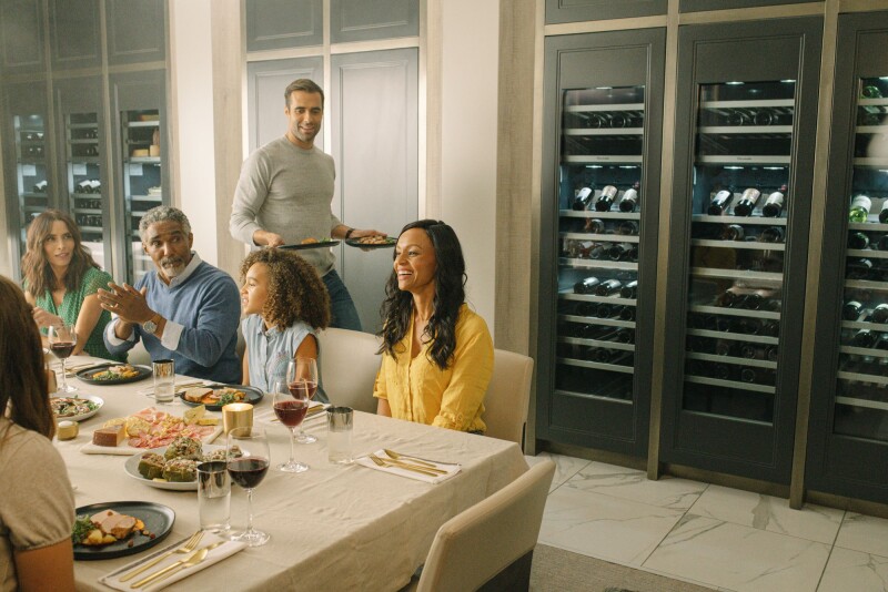 Built-in Wine Cooler with Glass Door 24" Built-in Wine Cooler with Glass Door 24'' T24IW905SP