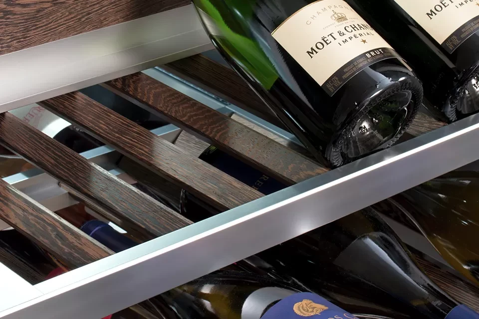 Wenge wood diamond dowels cradle each bottle