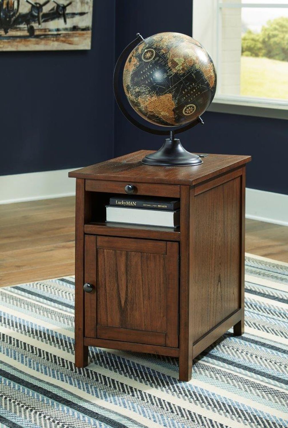 Treytown Brown Chairside Table T300117
