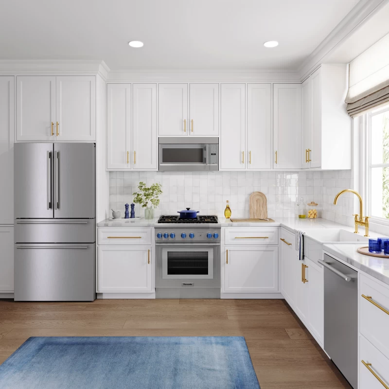Freedom® Freestanding French Door Bottom Mount Refrigerator 36'' Masterpiece® T36FL810NS