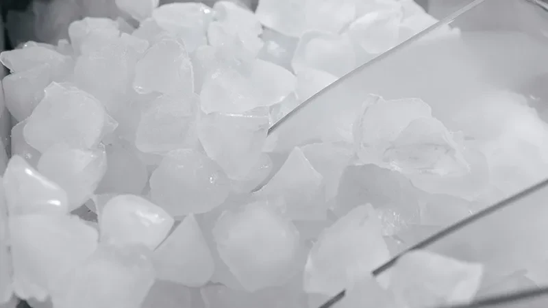Diamond Shaped Ice for elevated beverages