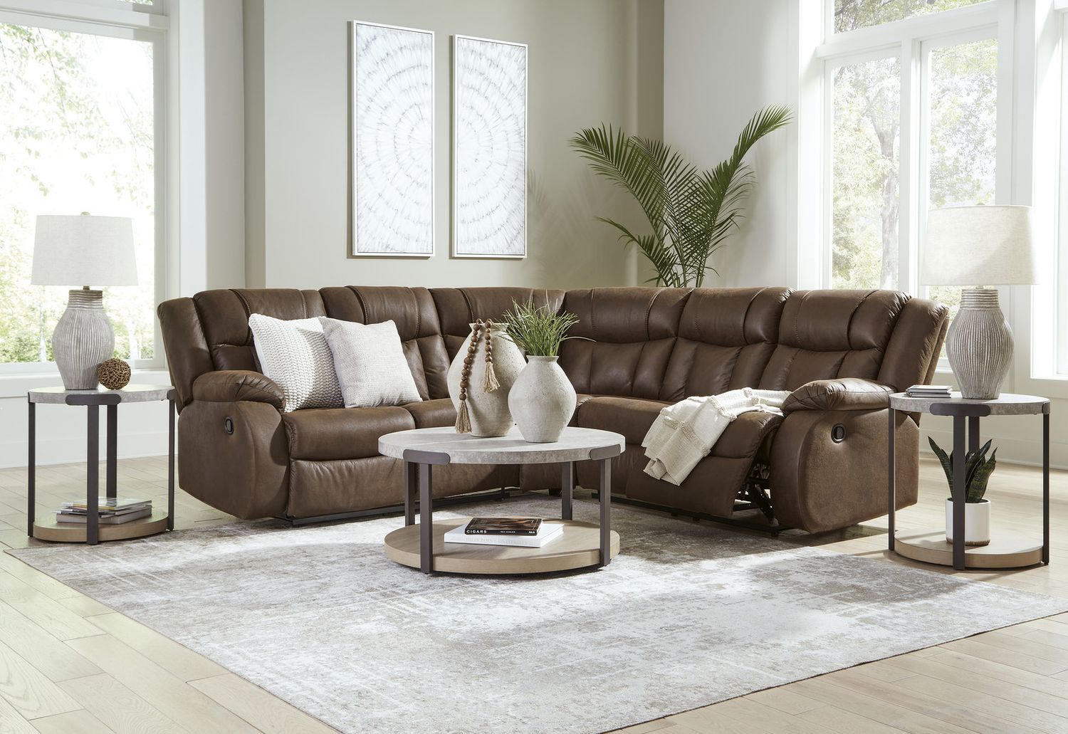 Darthurst Light Brown Table Set of 3 T38313