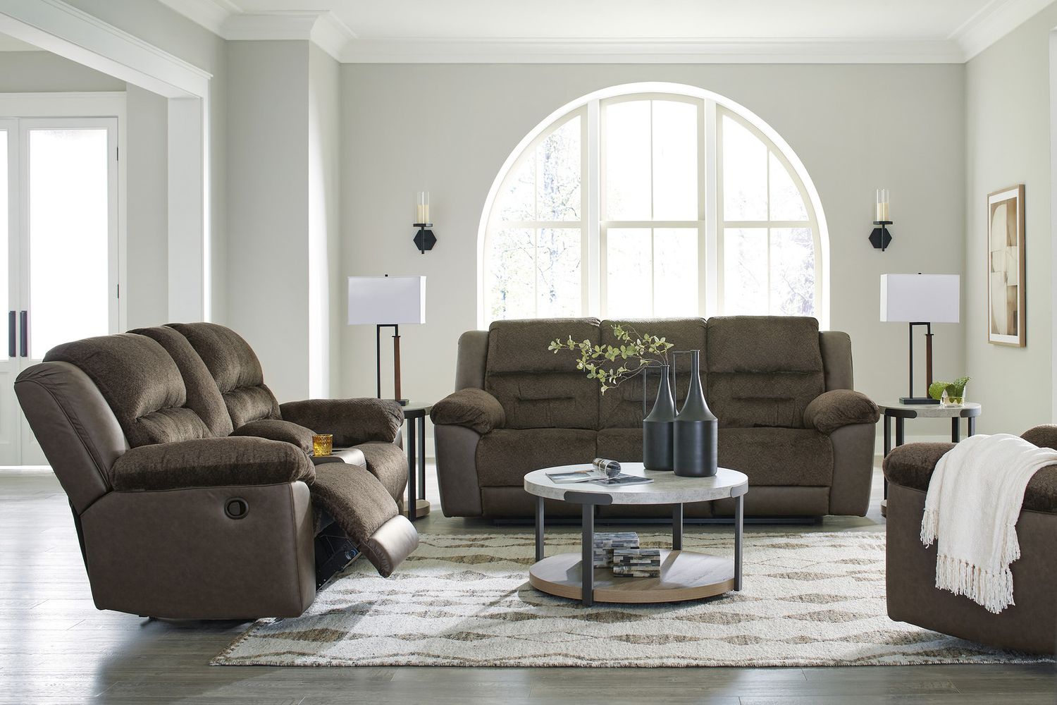 Darthurst Light Brown Table Set of 3 T38313