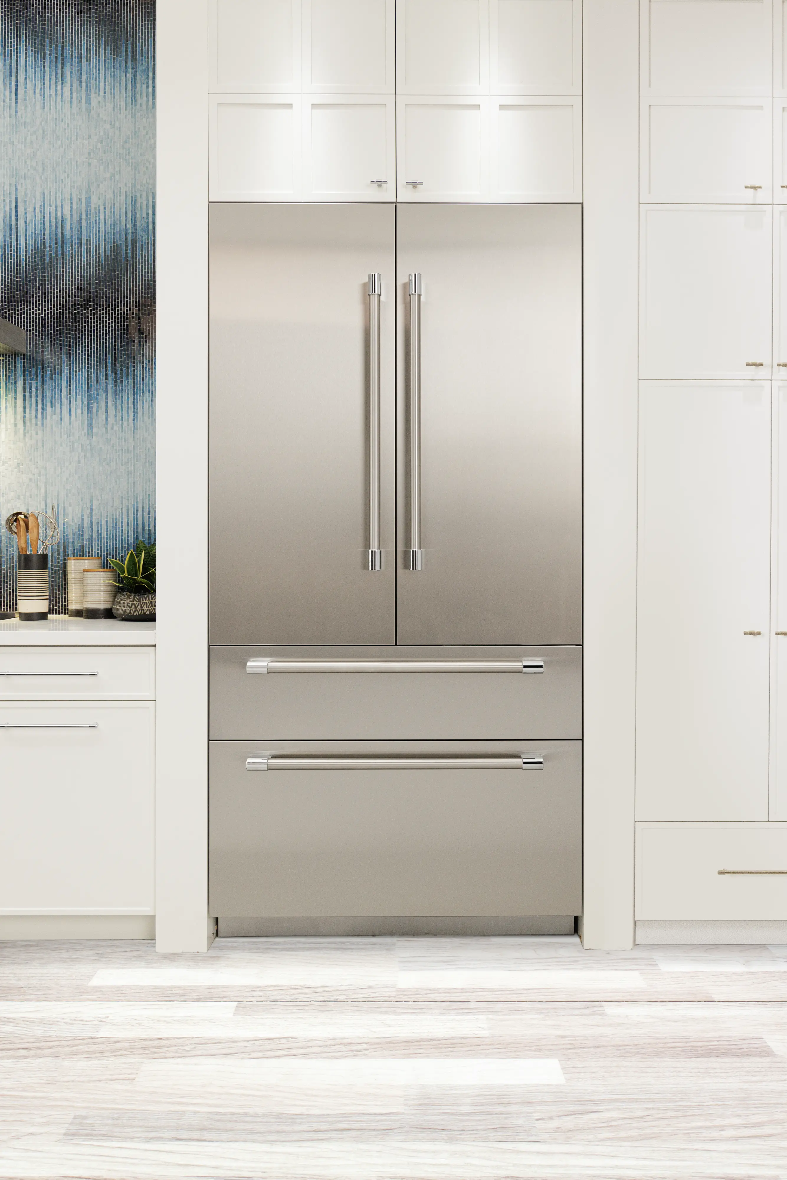 Freedom® Built-in French Door Bottom Freezer Professional T42BT120NS