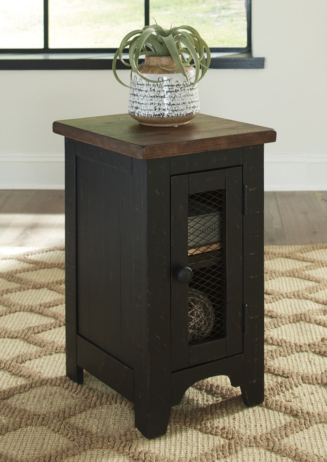 Valebeck Black and Brown Chair Side End Table T4687