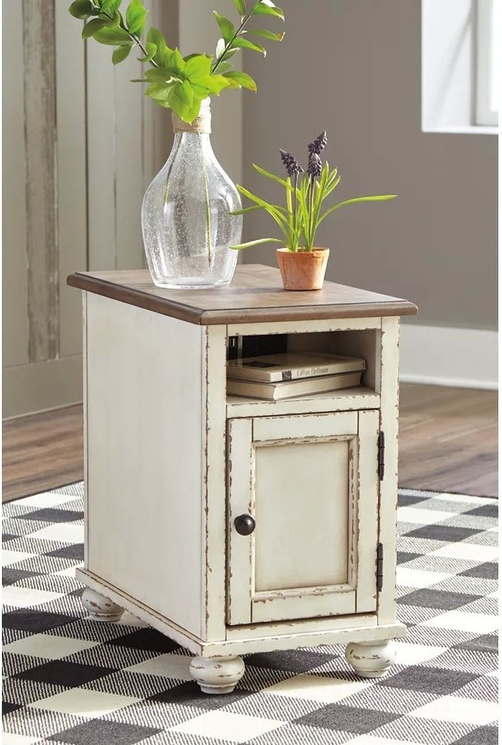Realyn White And Brown Chairside End Table T5237