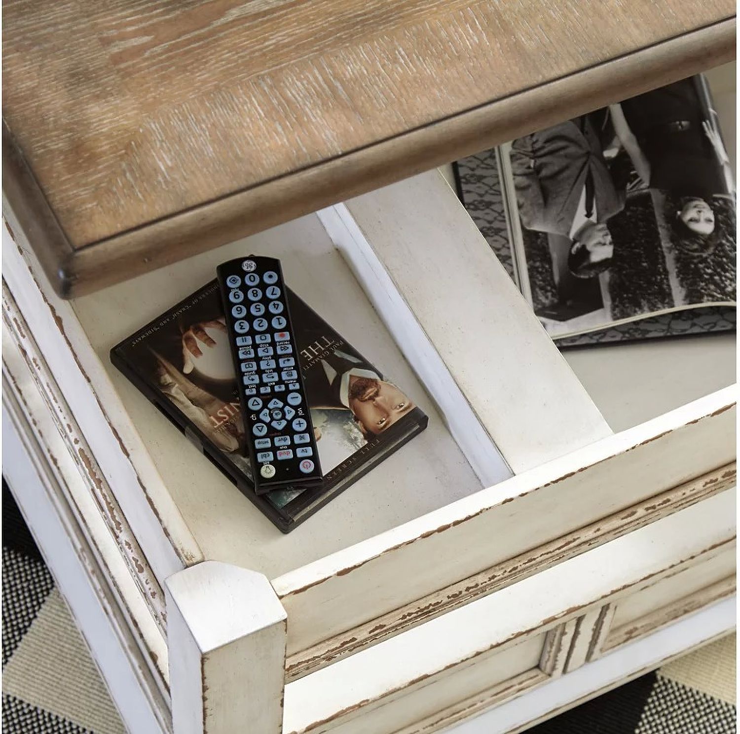 Realyn White And Brown Lift Top Cocktail Table T5239
