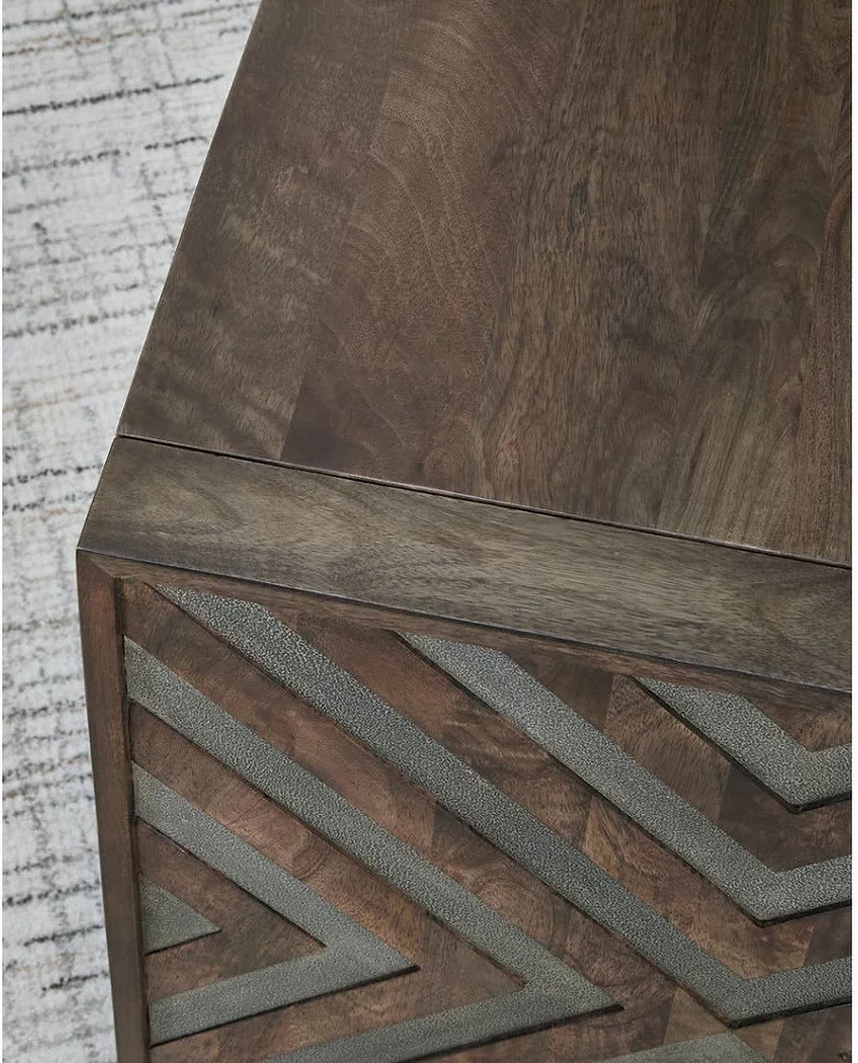 Dreggan End Table In Brown T5672