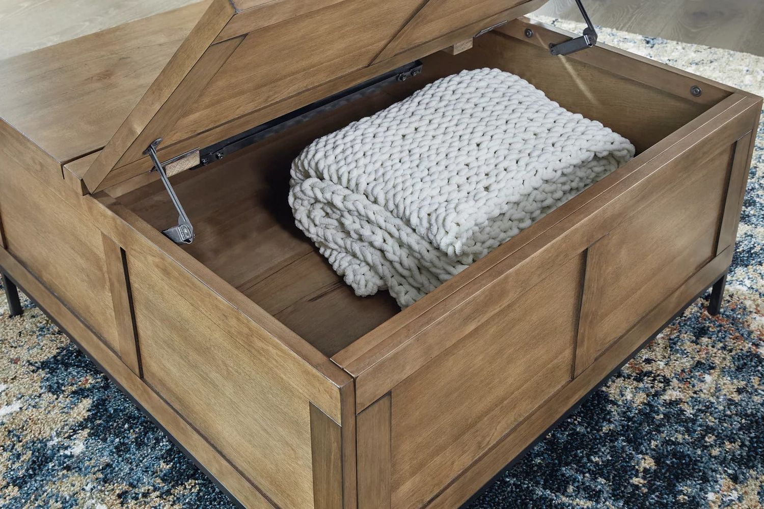 Torlanta Lift-Top Coffee Table In Brown T6869