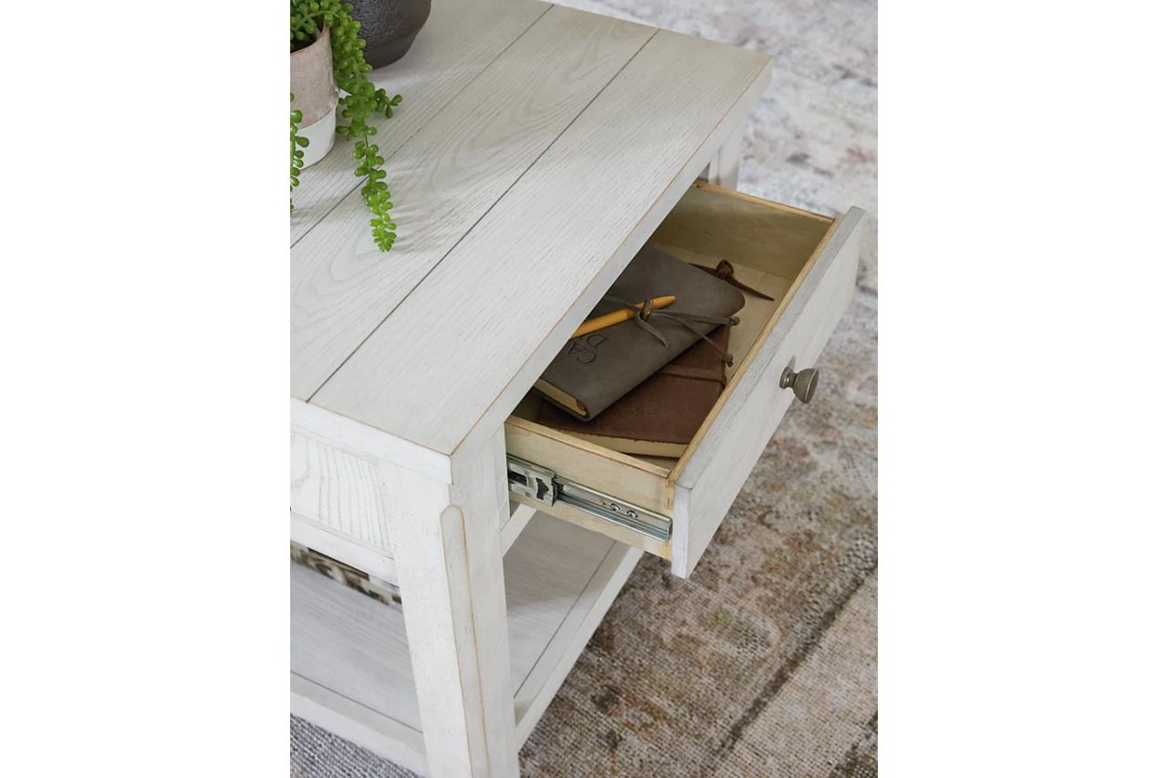 Robbinsdale End Table In Antique White T7292