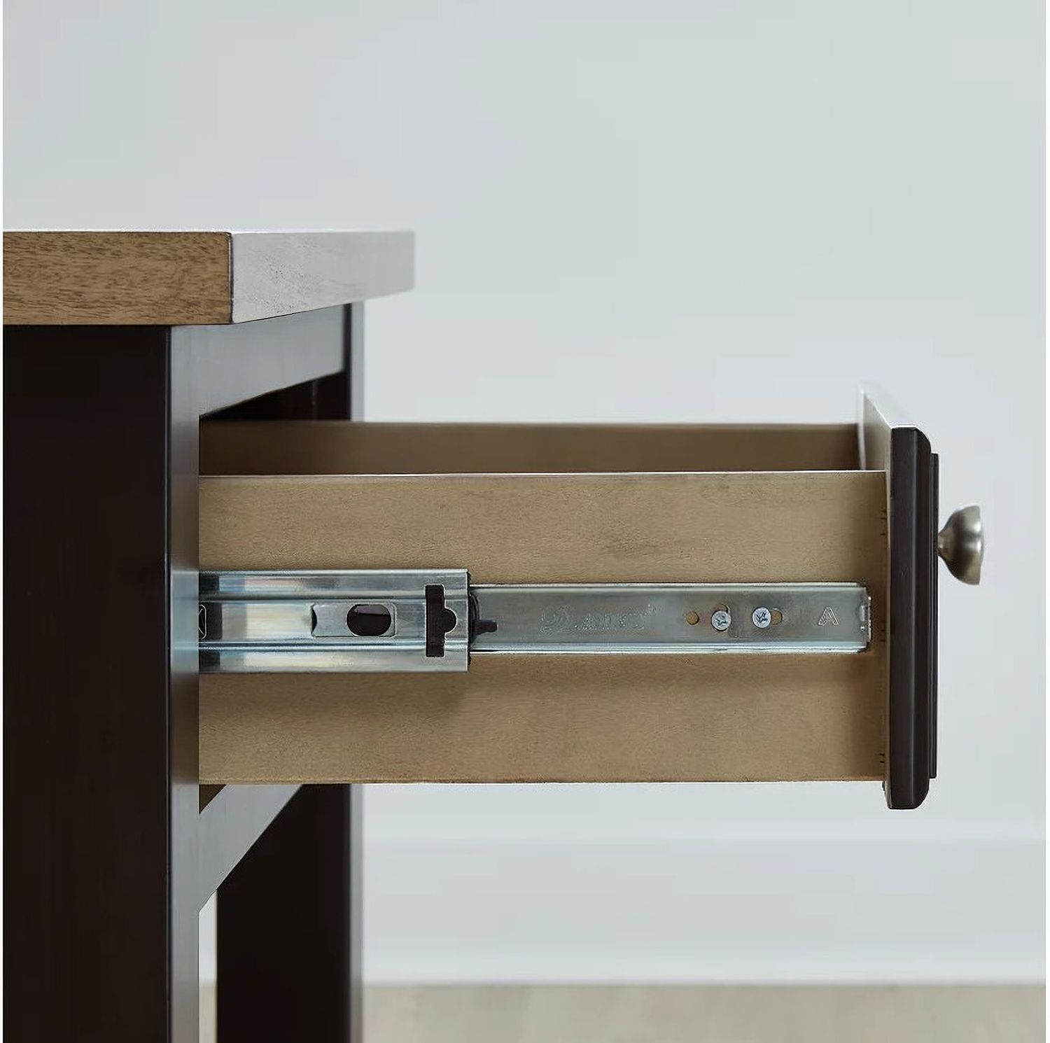 Drazmine End Table In Brown T7343