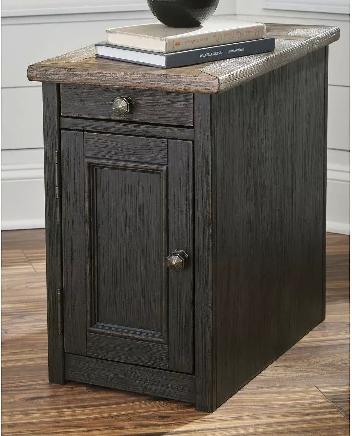 Tyler Creek Brown and Black Chairside End Table T7367