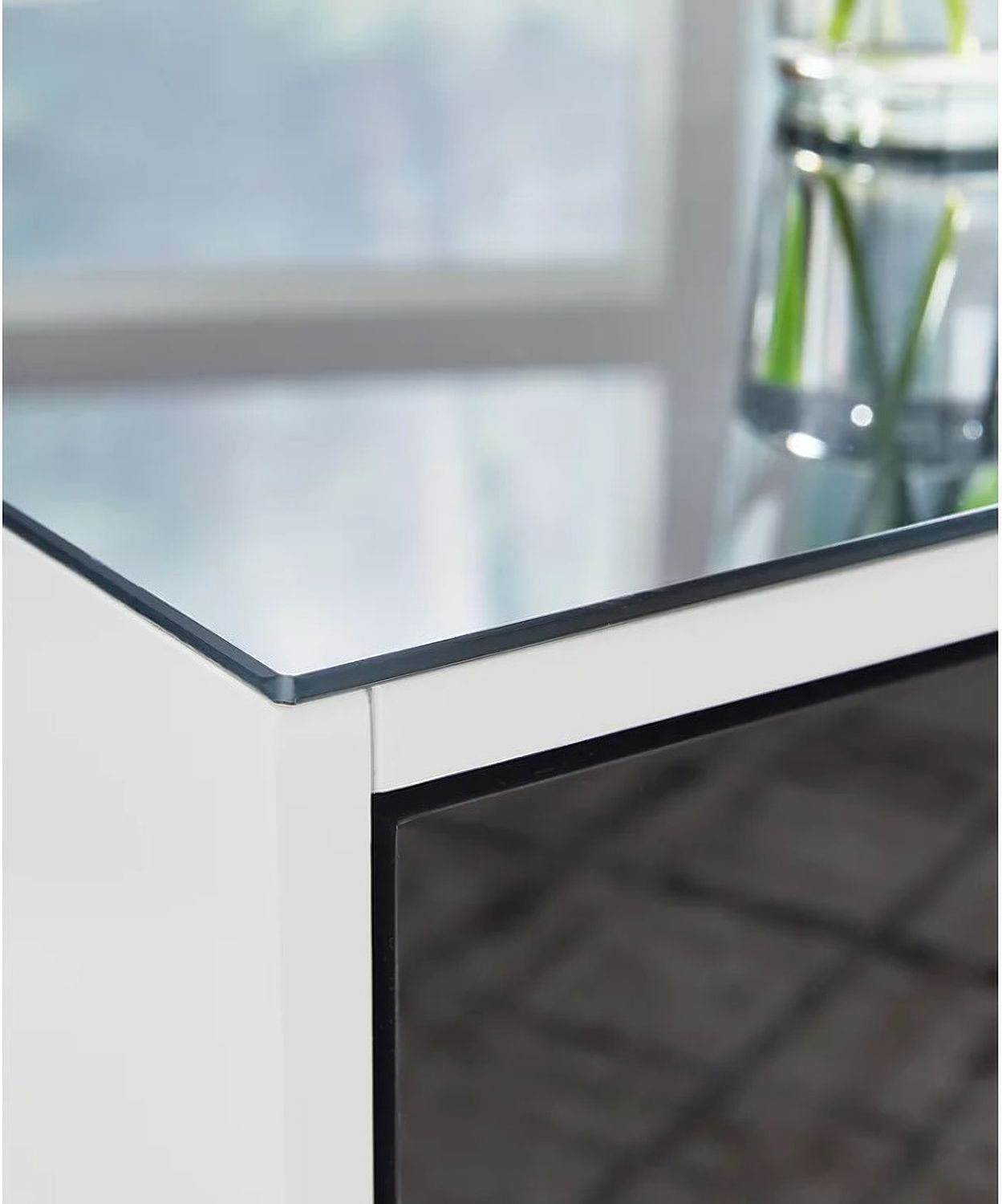 Gardoni End Table In White And Black T7563