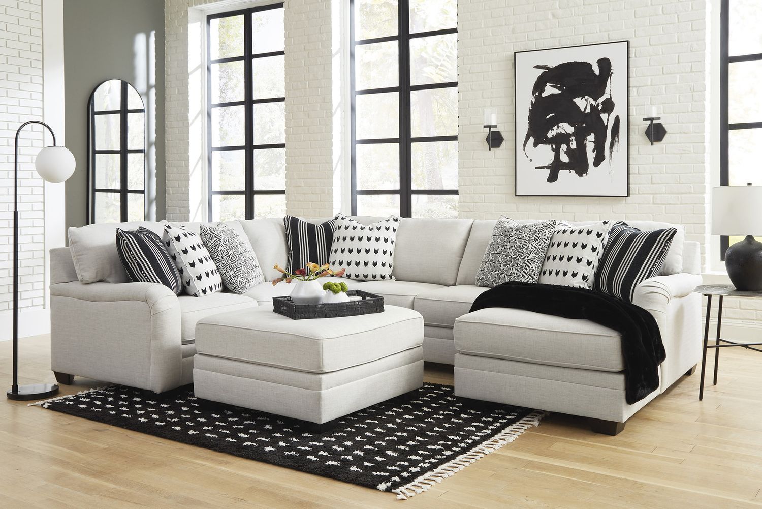 Laverford Black And Chrome Round End Table T8366
