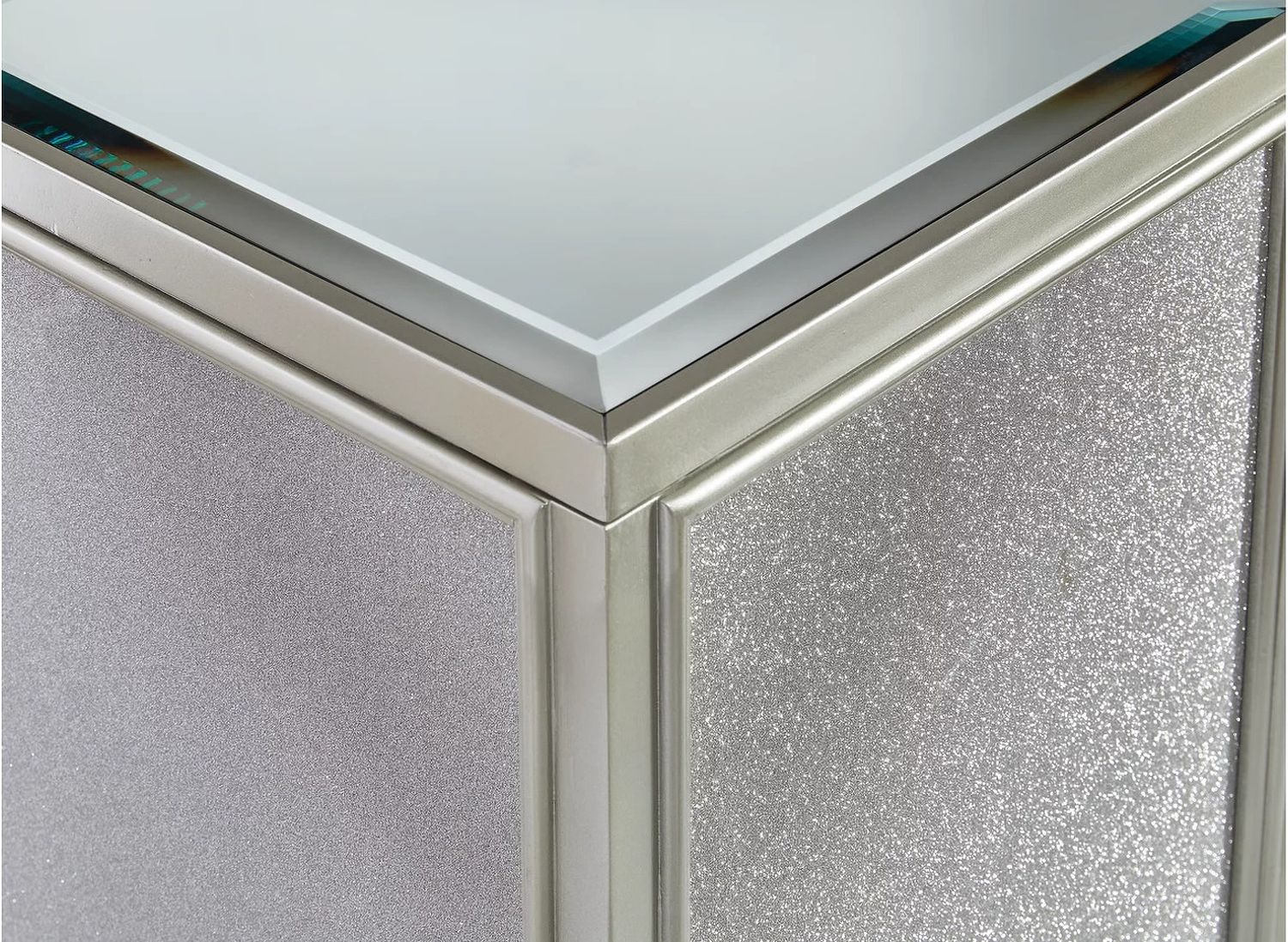 Traleena Silver Finish Nesting End Tables (2/Cn) T95716