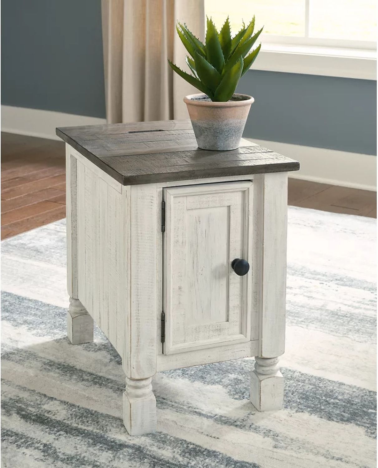 Havalance White/Gray Chair Side End Table T9947