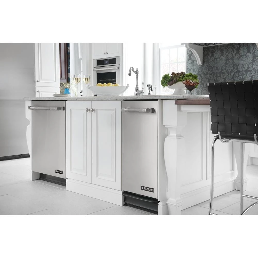 Panel-Ready 15" Trash Compactor view 11