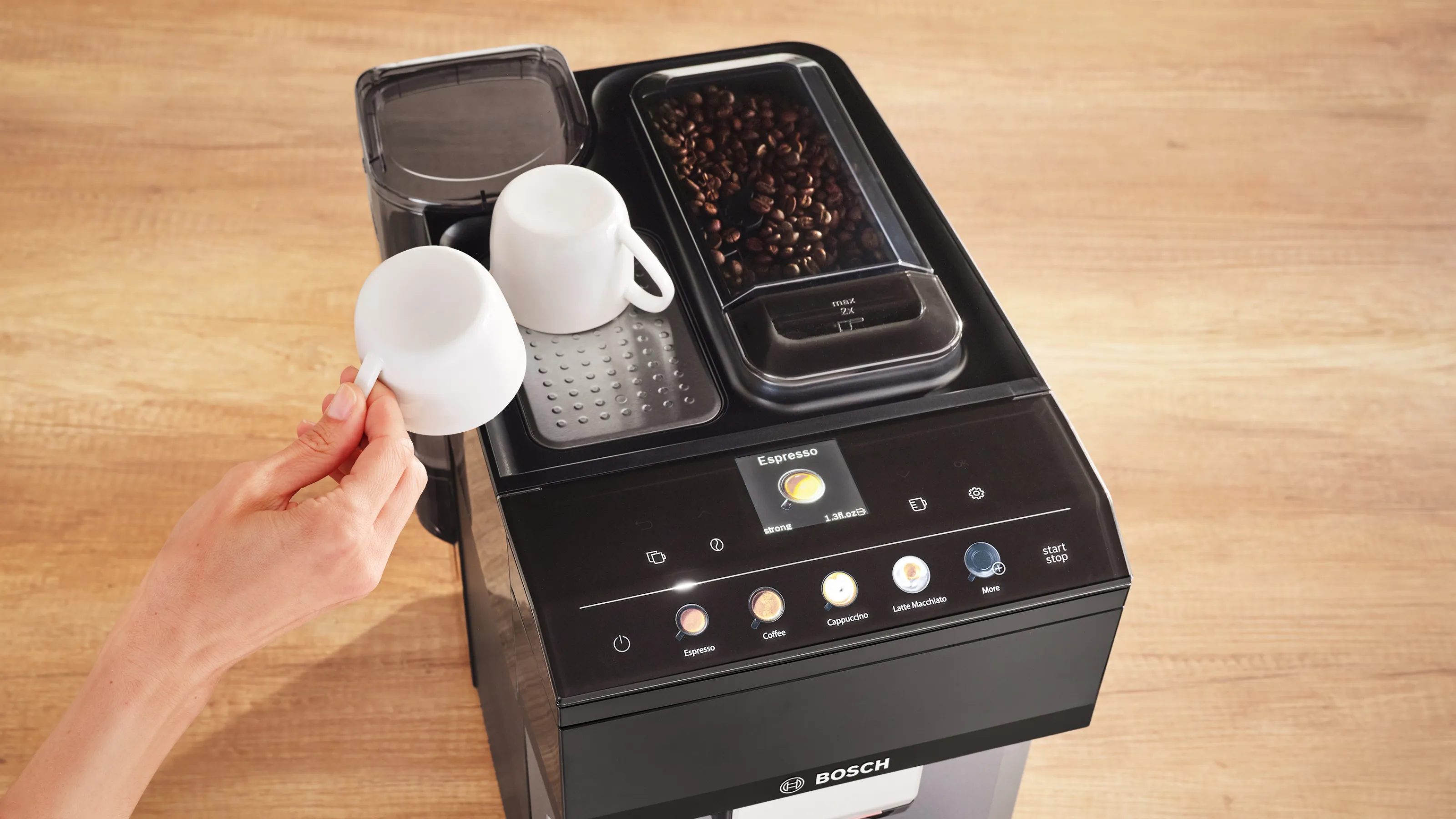 500 Series Fully Automatic Espresso Machine 500 Series VeroCafe, Removable Water Tank TPU40508